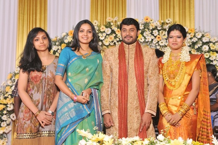 Actor Samrata Sunil (In blue sari) with the couple.