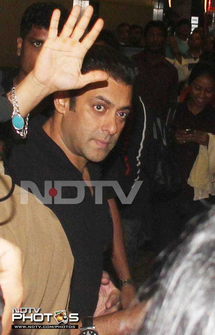 <b>Salman Khan</b><br>The actor recently went through a complicated nerve surgery in the US. But to recover completely, he needs medical treatment every two months. His next big surgery is reportedly scheduled to take place next January in the US itself.<br>
Reel peril: <i>Ek Tha Tiger</i> and his future assignments<br><br>
<b>Photo Courtesy</B>:<b><a href='http://mid-day.com'; style='color:#003399'>Mid-Day.com</a></b>