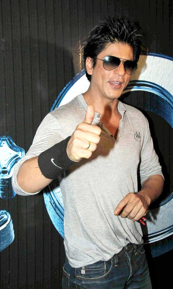 <b>Shah Rukh Khan</b><br>
King Khan seems to be quite prone to injuries. Earlier, it was a shoulder injury that delayed some of his films. Then, over a year ago, he suffered a tear in the meniscus of his left knee, which got further aggravated by the rigorous action stunts he did for his forthcoming <i>Ra.One</i>. He now has to undergo a knee surgery, which will be performed by Mumbai-based Dr Ali Irani.<br>
Reel peril: <i>My Name Is Khan, Ra.One</i><br><br>
<b>Photo Courtesy</B>:<b><a href='http://mid-day.com'; style='color:#003399'>Mid-Day.com</a></b>