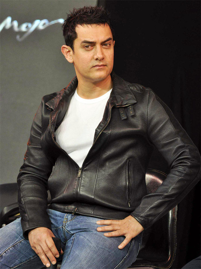 Aamir also has quite a bright future in 2011. He will show great will power and fine acting in the next few years. In fact, my calculations say that in the period from 2011 to 2015 he may bring an Oscar for us. He will be successful as an actor, director and producer.