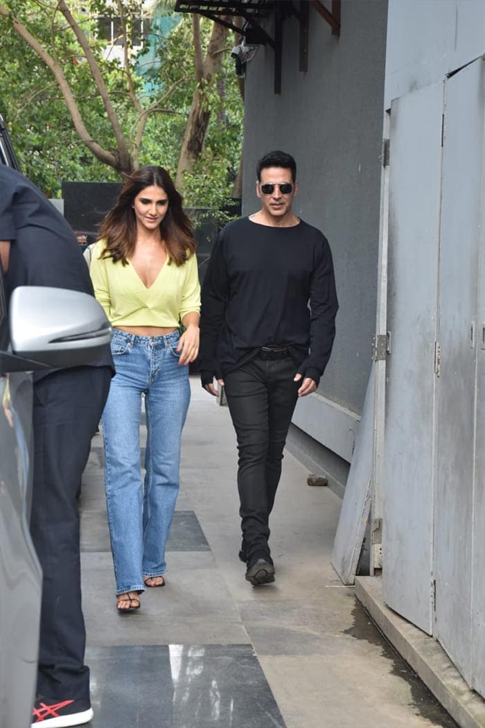 Vaani, Huma And Akshay Promote Bell Bottom In Style