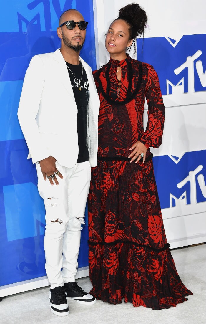Beyonce Slays Red Carpet At MTV VMAs