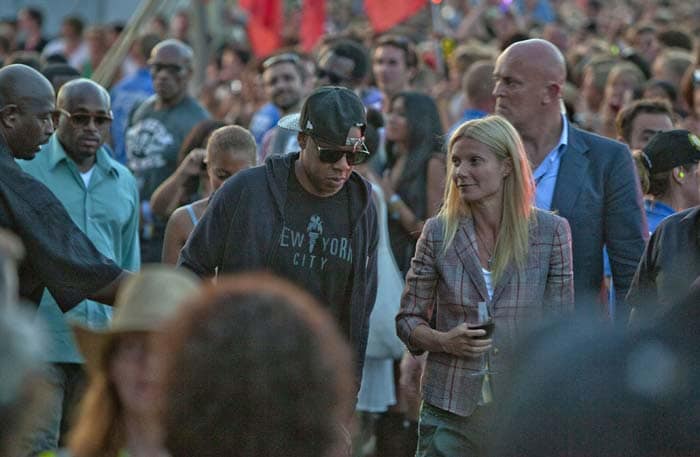 Beyonce closes the show at Glastonbury