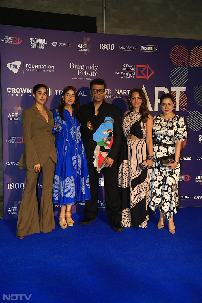 BFFs Kajol-Karan Johar, Janhvi Kapoor Lit Up An Event Like This