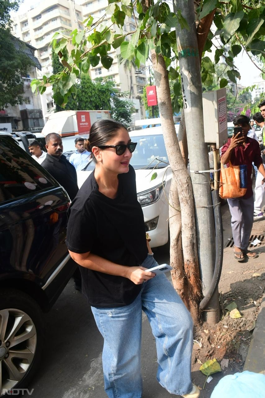 Kareena Kapoor was captured in Mumbai (Image Courtesy: Varinder Chawla)