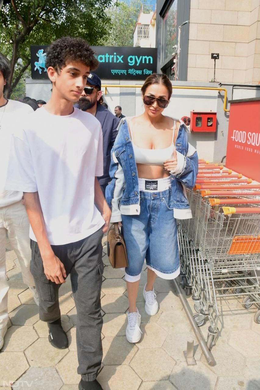 Malaika Arora opted for a denim-on-denim look (Image Courtesy: Varinder Chawla)