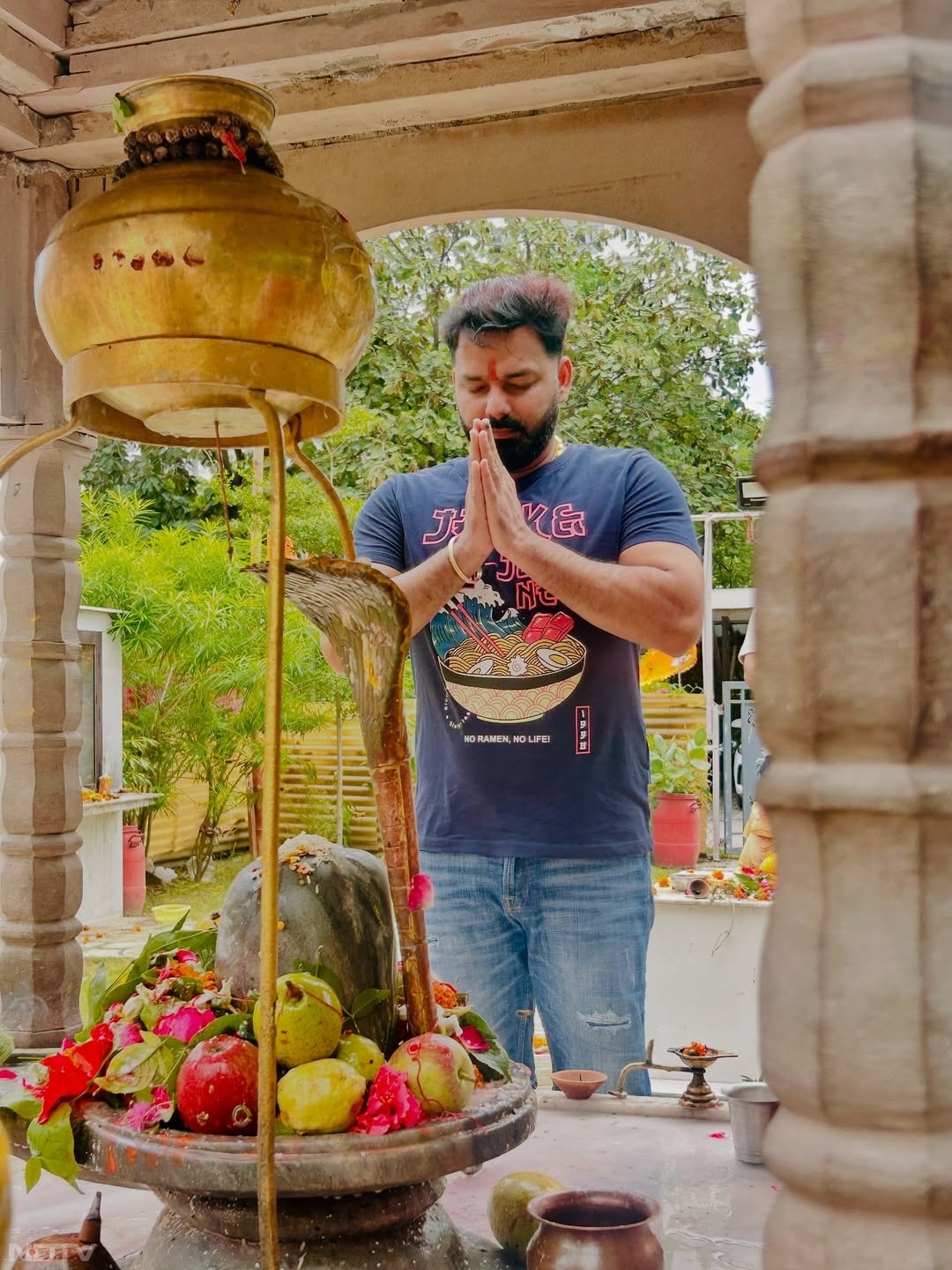 उनकी फिल्म सुपरहिट होती हैं और गाने लोगों को बहुत ही पसंद आते हैं.singhpawan999/Instagram