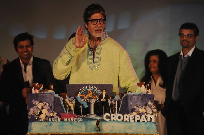 Big B receives wishes from his fans. (Photo: AFP)