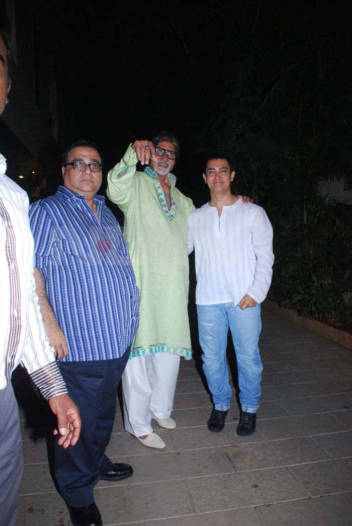 Big B with Aamir and film director Rajkumar Santoshi.