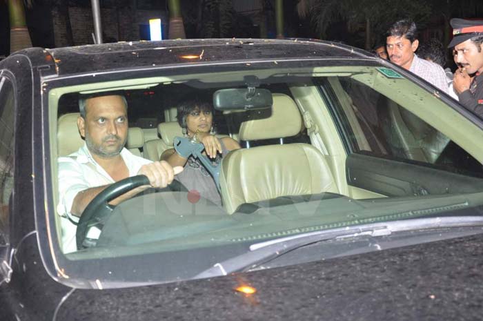 Rakyesh Omprakash Mehra's wife arriving for the party.