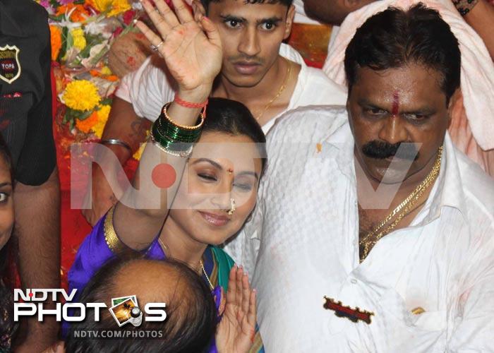 Big B, Rani seek Ganesha\'s blessings