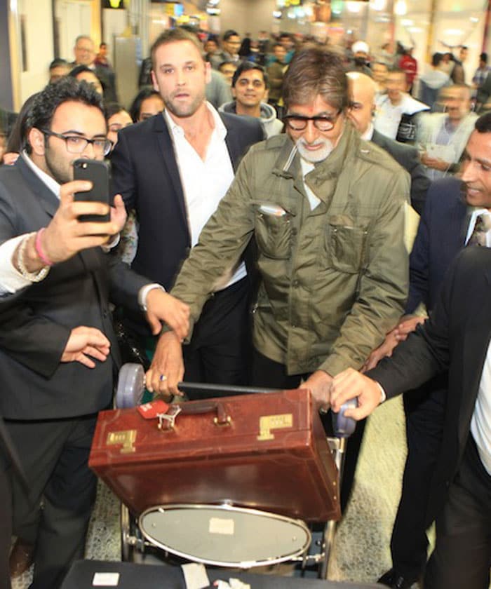 Wizard of Oz: A superstar welcome for Big B