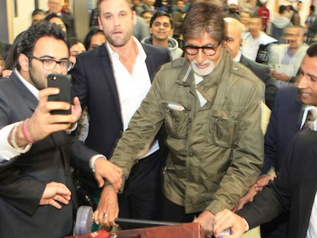 Photo : Wizard of Oz: A Superstar Welcome for Big B