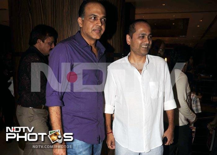 Big B bonds with Sanjay Dutt, leaves Prachi Desai out