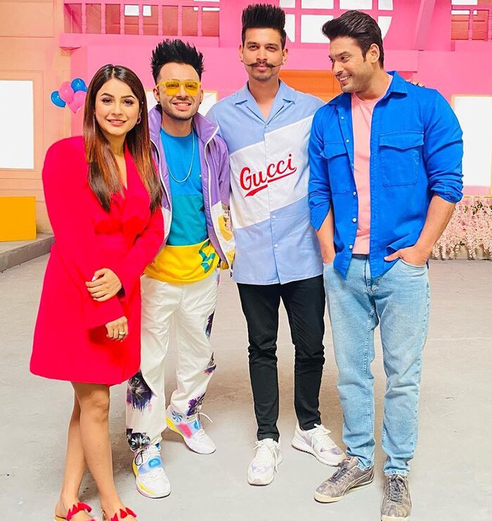 हाल ही में सिद्धार्थ शुक्ला की वेब सीरीज 'ब्रोकन बट ब्यूटीफुल 3' भी काफी पसंद की गई थी. यह फोटो सिद्धार्थ शुक्ला के इंस्‍टाग्राम अकाउंट से ली गई है.