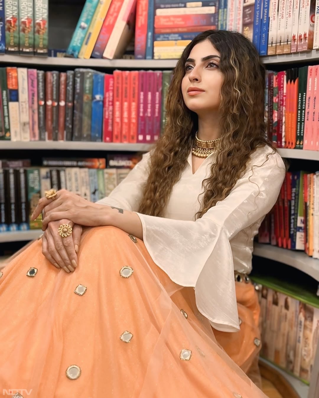 उनके इंस्टा हैंडल पर कई देशों के विजिट और अपने देश को रिप्रेजेंट करने की तस्वीरें दिख जाएंगी.