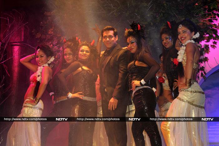 Angels & demons: Salman dances for Bigg Boss