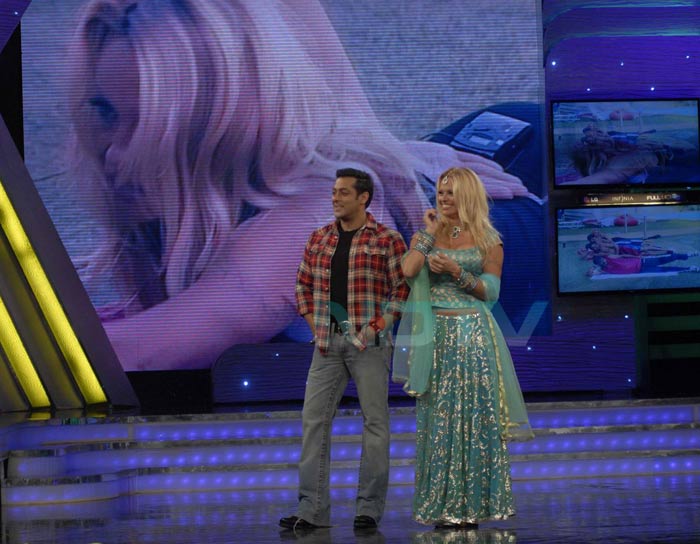 Bigg Boss: Pamela\'s Spectacular Exit!