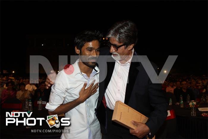 The talented son-in-law of Tamil superstar Rajininkanth poses with Big B.