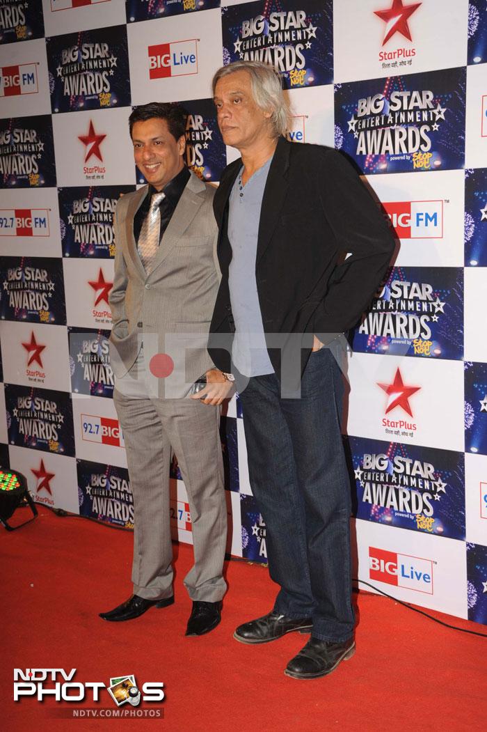 Madhur Bhandarkar and Sudhir Mishra strike a pose together.