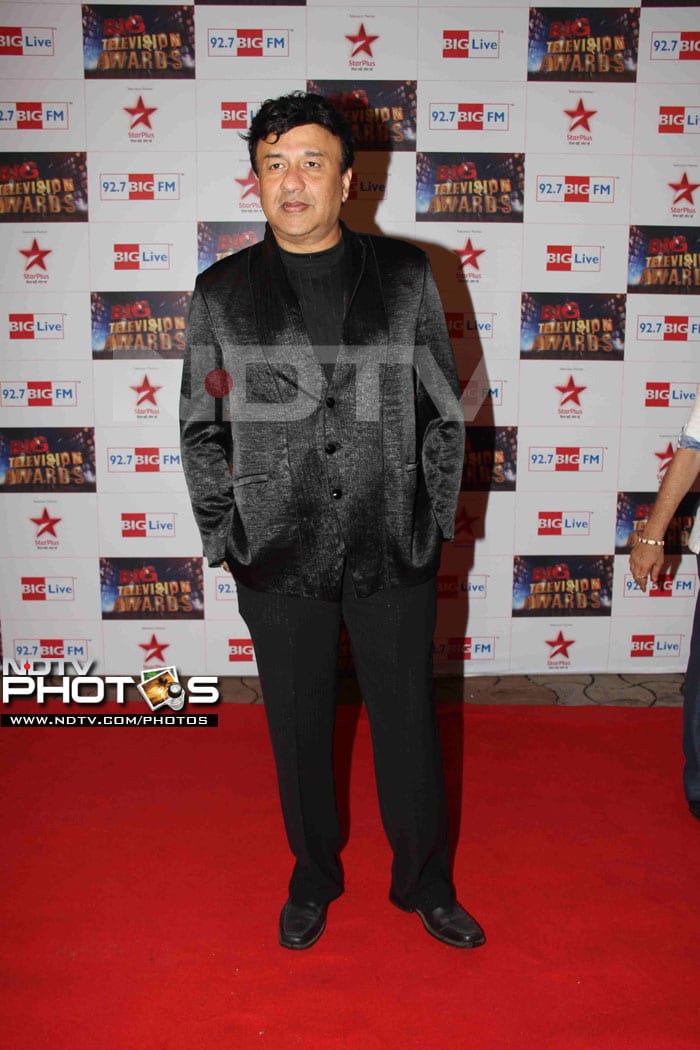 Anu Malik (in all black) at the awards show.