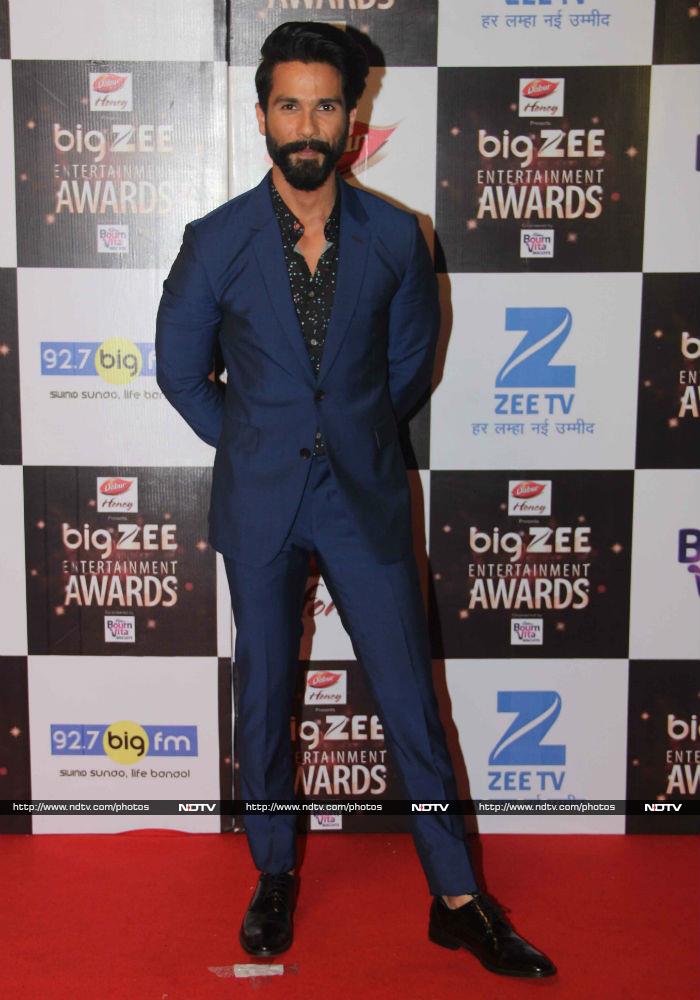 Alia Bhatt, Salman Khan At Big Zee Entertainment Awards Red Carpet