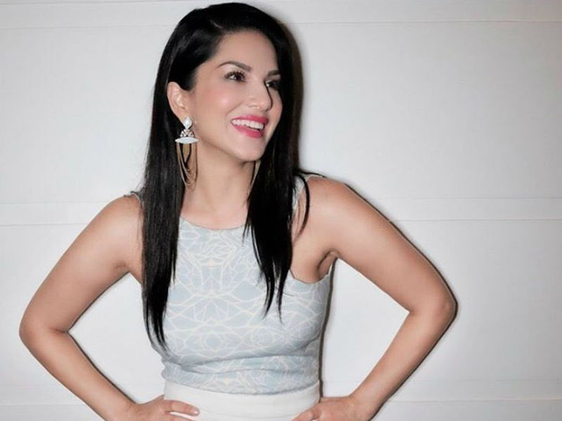 हैप्पी बर्थडे सन्नी लियोन, 36 की हुईं ये बला सी खूबसूरत अदाकारा... हैप्पी बर्थडे सन्नी लियोन, 36 की हुईं ये बला सी खूबसूरत अदाकारा...