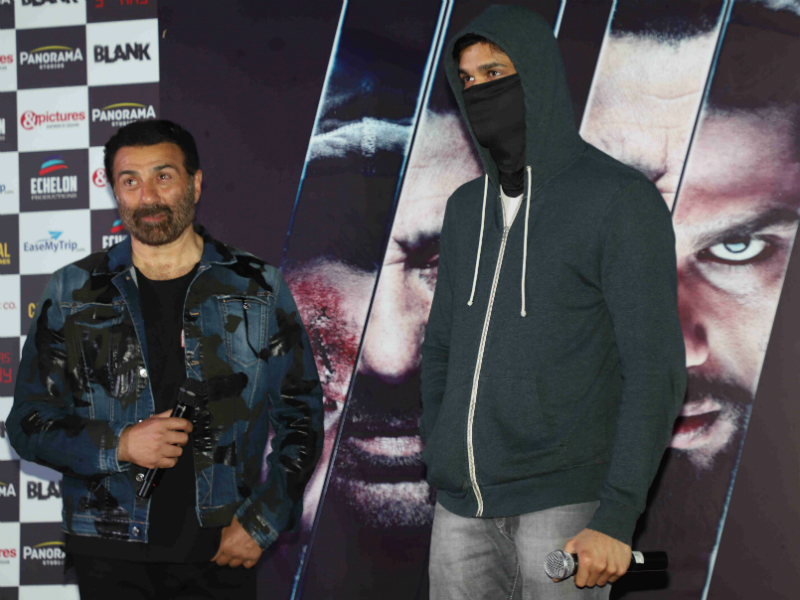 Karan Kapadia Goes Incognito At <I>Blank</i> Trailer Launch But We Know It's Him Karan Kapadia Goes Incognito At <I>Blank</i> Trailer Launch But We Know It's Him