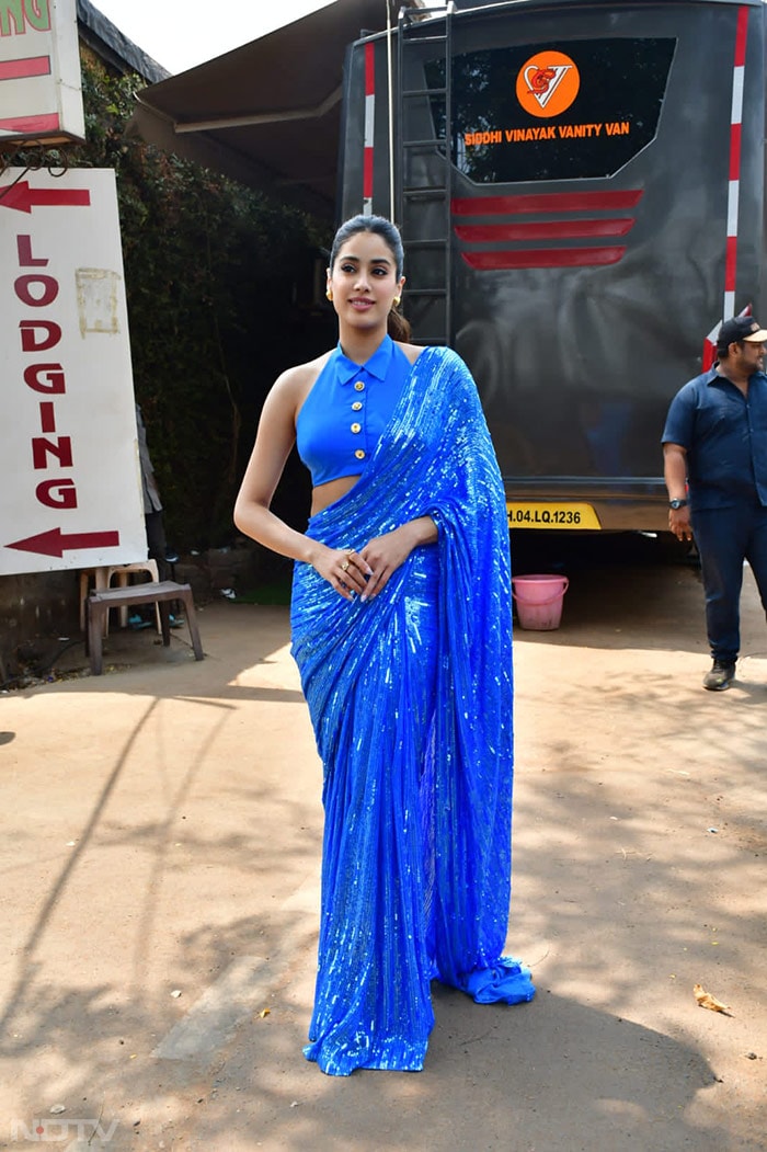 Can you take your eyes off Janhvi Kapoor? (Image Courtesy: Varinder Chawla)