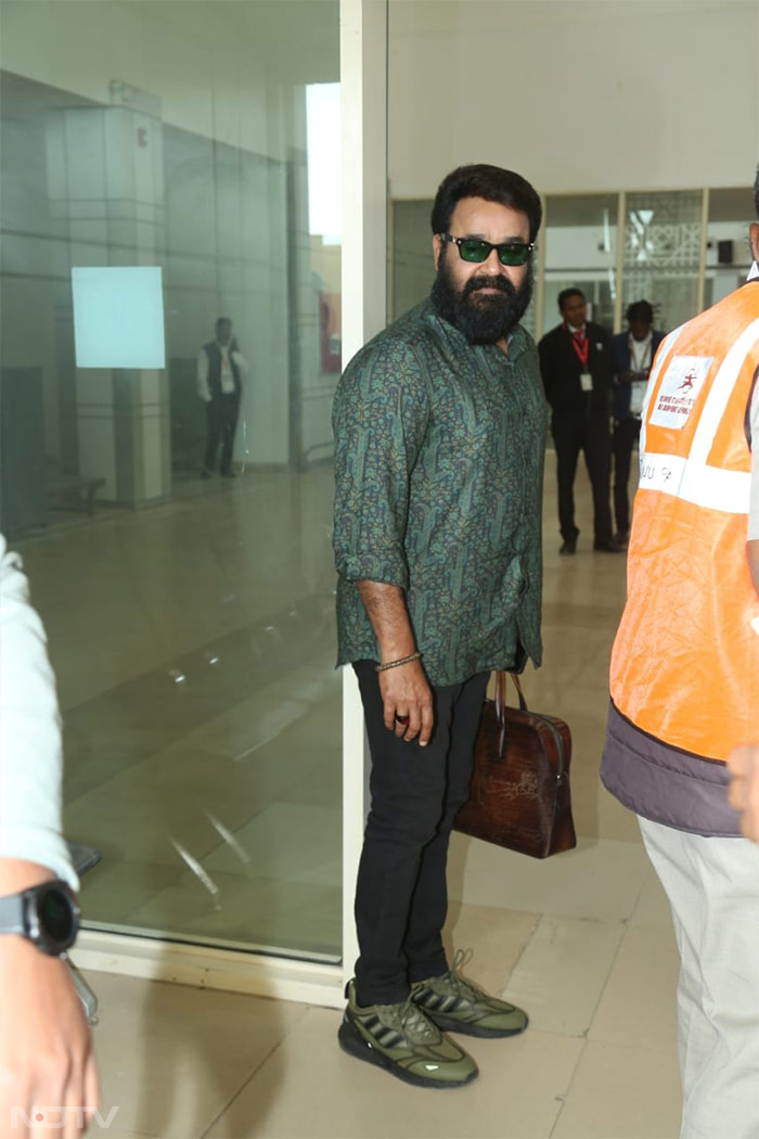 Blockbuster Airport Spotting: Shahid, Mohanlal, Yash And Other Stars