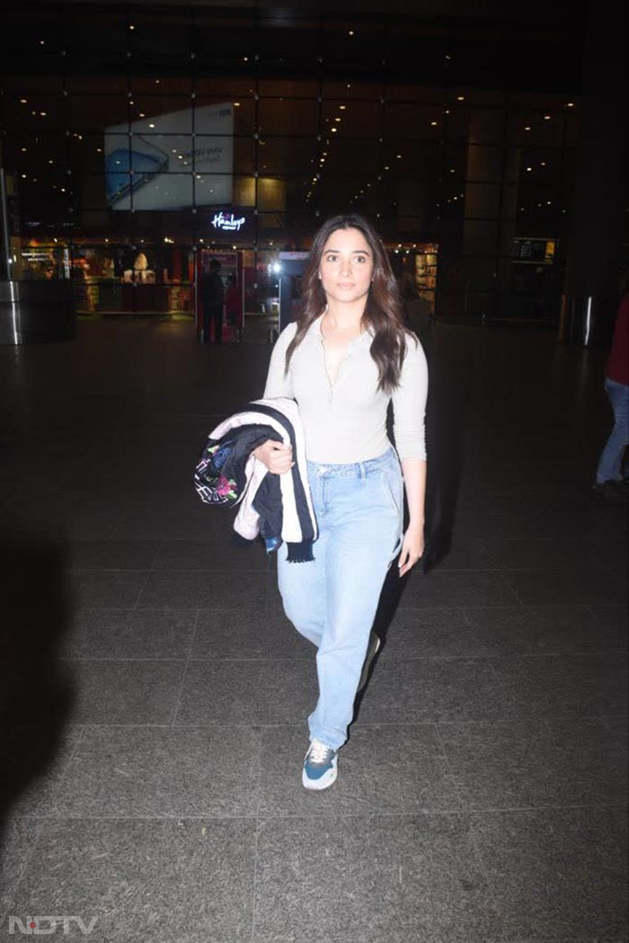 Blockbuster Airport Spotting: Shah Rukh Khan, Virat Kohli, Tamannaah And Others