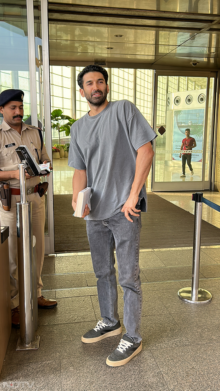 Blockbuster Airport Spotting: Rajinikanth, Salman Khan And Others