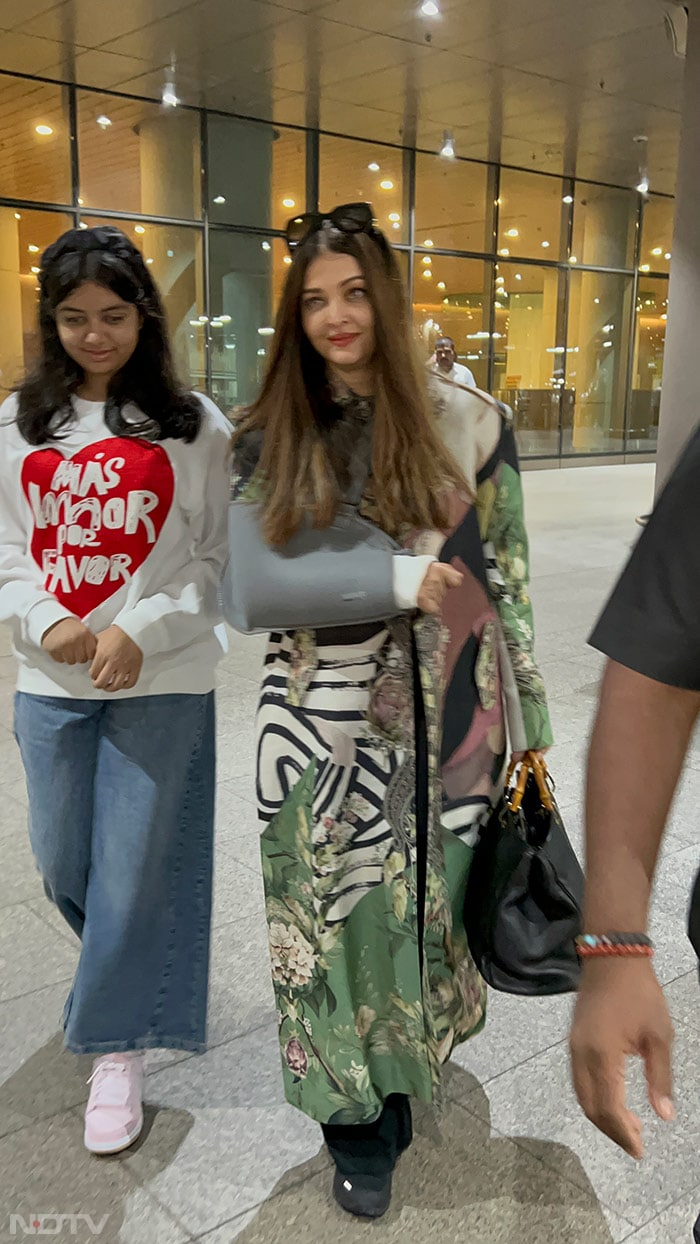 Blockbuster Airport Spotting: Aishwarya With Daughter Aaradhya, Sonam-Anand And other Celebs