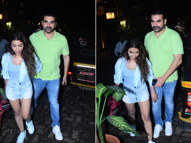 Blockbuster Couple Spotting : Arbaaz Khan With His Wife Shura