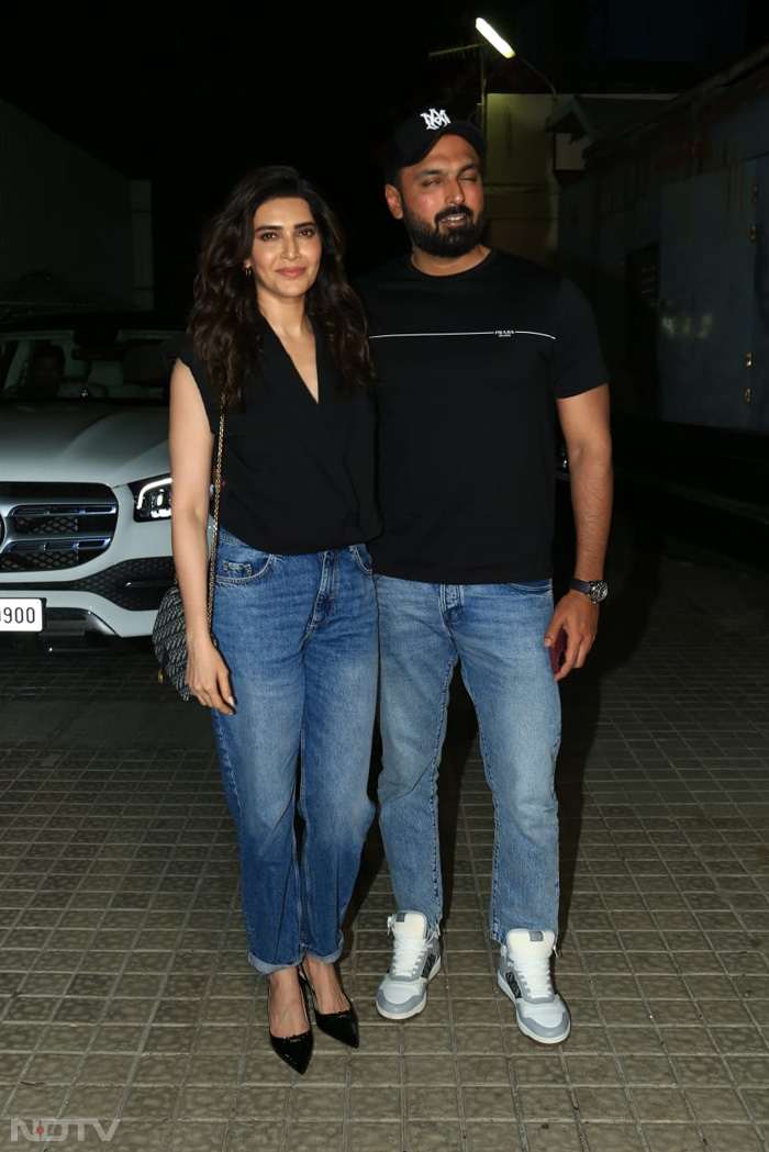 TV star Karishma Tanna checked into the screening with husband Varun Bangera.  (Image courtesy: Varinder Chawla)