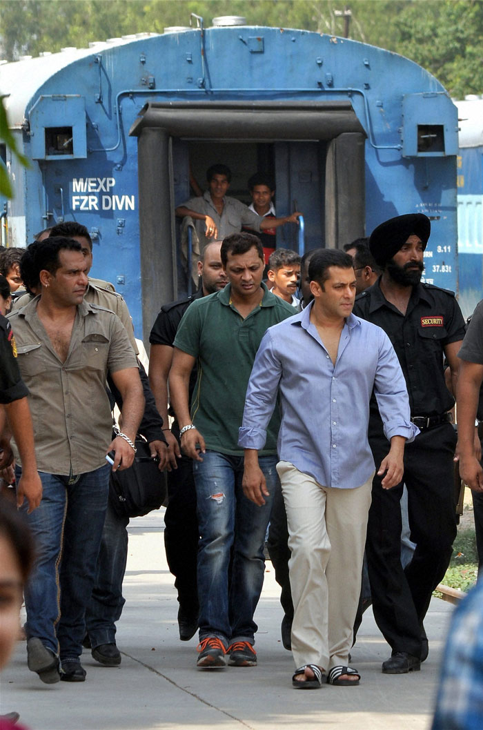Fresh stills: Salman, Kareena in Bodyguard