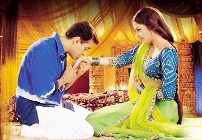 Badan Ke Sitaare: We lost our hearts to Aishwarya's elegant yet sexy style in <i>Hum Dil De Chuke Sanam</i>.