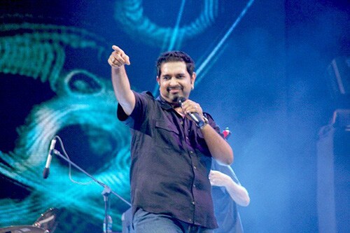 <b>Well deserved!</B>: Music composer Shankar Mahadevan feels A R Rahman has carried India's name on the global map and has achieved something, which no one from this country could do.