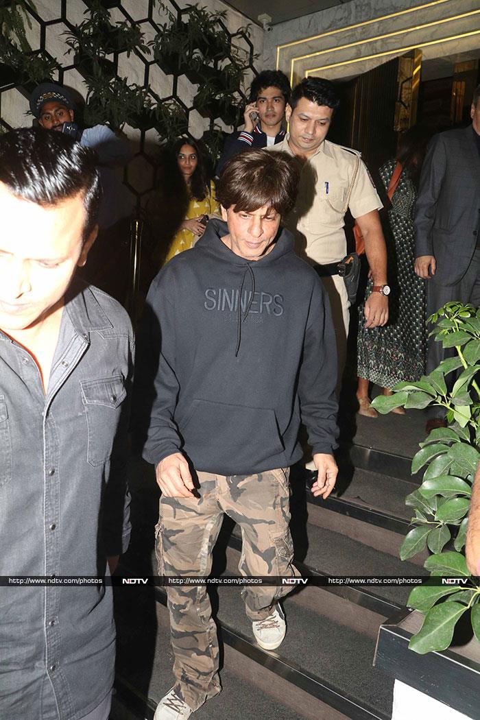 Keeping Up With Bollywood: Shah Rukh, Shahid-Mira, Kareena\'s Mid-Week Outings