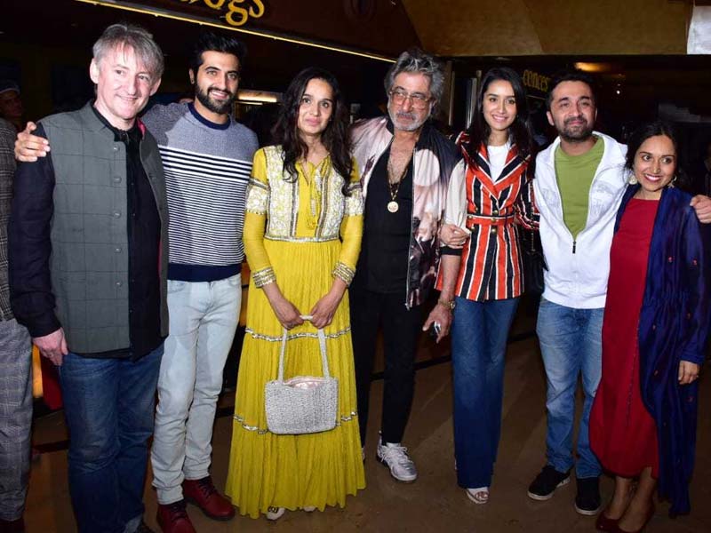 Photo : Shraddha Kapoor Attends Bombairiya Screening With Family