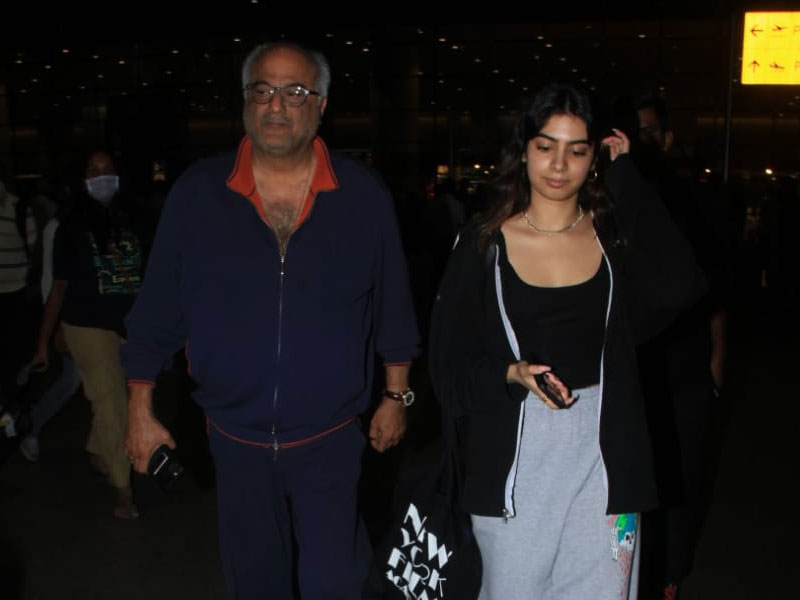 Boney Kapoor And Daughter Khushi Are Back In The Bay