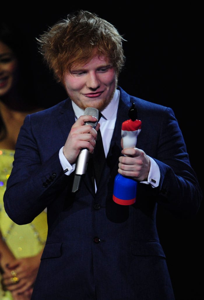All the drama from the Brit Music Awards 2012