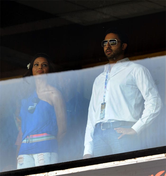 Spotted: Bips, Abhishek at Nagpur World Cup Match