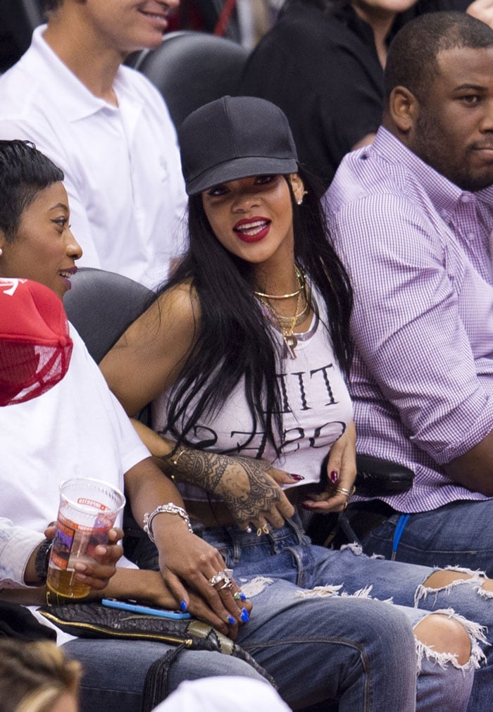 With Beyonce, Rihanna Around, Who\'s Watching the Ball?