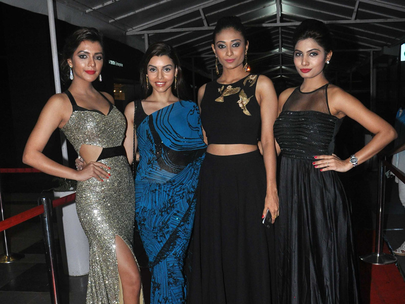 A Red Letter Date With the <I>Calendar Girls</i>