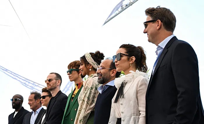 Cannes 2022: पहले दिन दिखा दीपिका पादुकोण का स्टनिंग स्टाइल