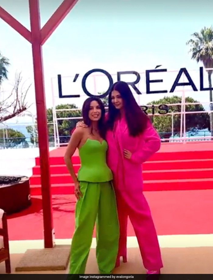 Cannes 2022: OGs Aishwarya Rai Bachchan And Eva Longoria Lit Up The Red Carpet