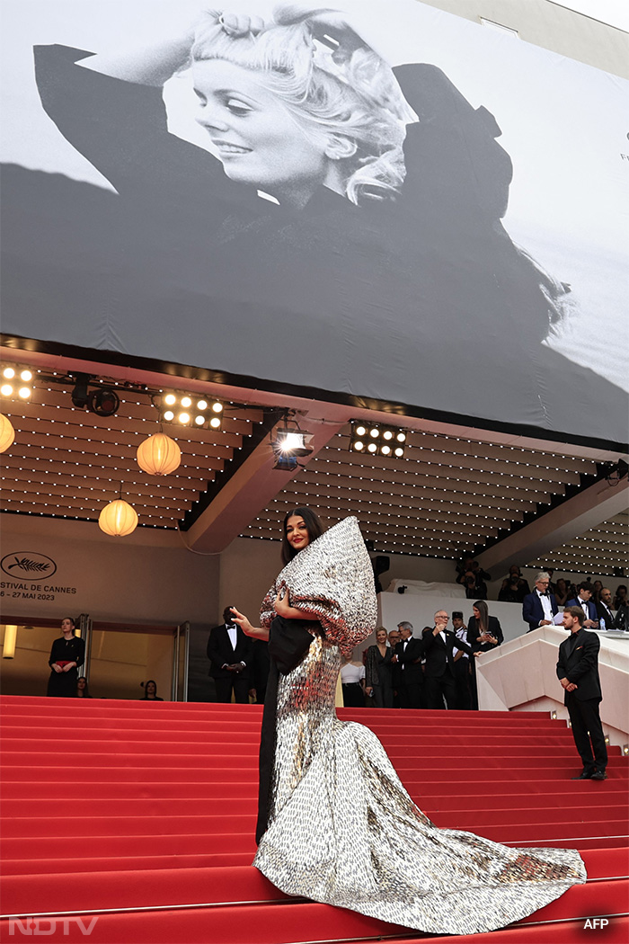 Cannes 2023: <i>Desi</i> Girls Aishwarya, Mrunal On The Red Carpet
