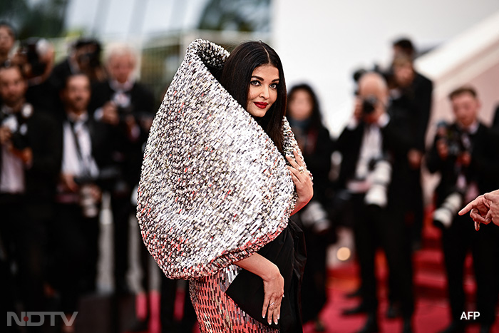 Cannes 2023: Desi Girls Aishwarya, Mrunal On The Red Carpet