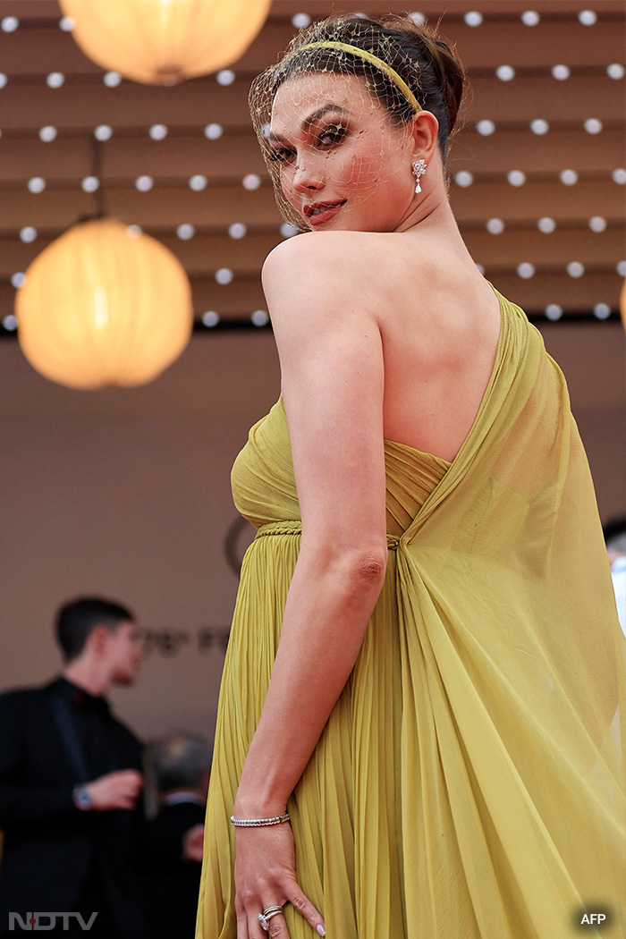 Cannes 2023: Desi Girls Aishwarya, Mrunal On The Red Carpet